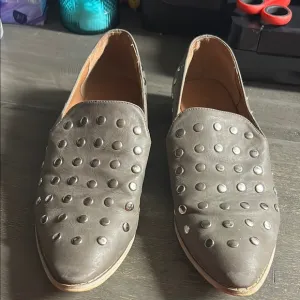 MIRACLE MILES - SCOTTI STUDDED LOW CUT ANKLE BOOTS