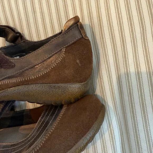 Naot Kirei Toffee Brown/Coffee Bean Nubuck/Radiant Copper Leather Flats