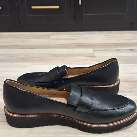 Naturalizer ADILINE LOAFER in black