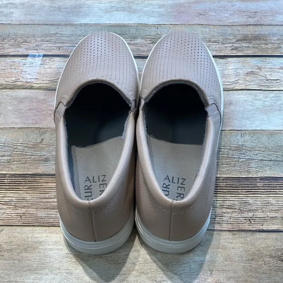 Naturalizer Aileen Slip-on Leather Sneakers NWT