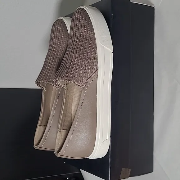 Naturalizer Brogan Slip On Sneakers NIB 7