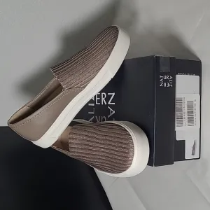 Naturalizer Brogan Slip On Sneakers NIB 7