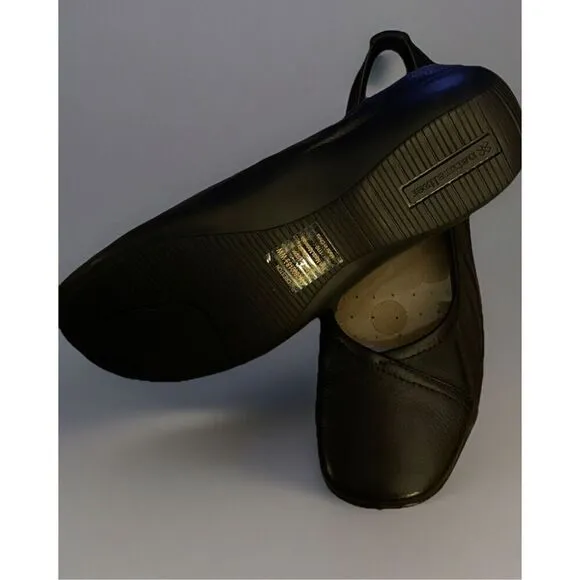 Naturalizer Womens 8.5WW Slim Creston Leather Loafers Ballet Flats Black New