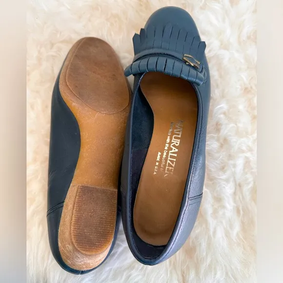 Naturalizer Womens Fern Leather Slip On Marino Flat Loafers.