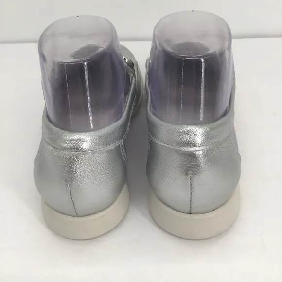Naturalizer Women’s Ravenna Leather Slip-On  Loafers Silver NWOT Casual Size 7