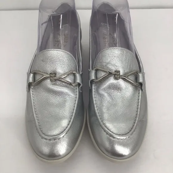 Naturalizer Women’s Ravenna Leather Slip-On  Loafers Silver NWOT Casual Size 7
