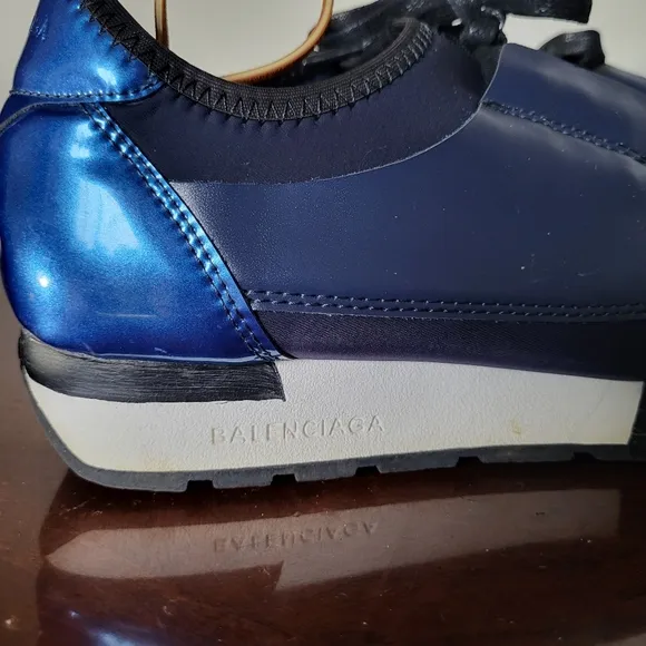 Navy Blue Sneakers with Hybrid Design and Elastic Strap