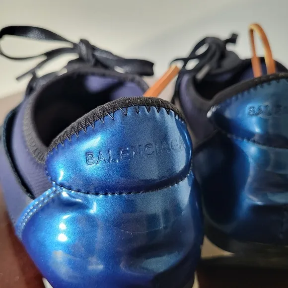 Navy Blue Sneakers with Hybrid Design and Elastic Strap