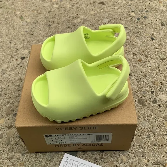 NEW Adidas Yeezy Slide Green Glow Size 5K 5C Toddler