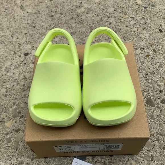 NEW Adidas Yeezy Slide Green Glow Size 5K 5C Toddler