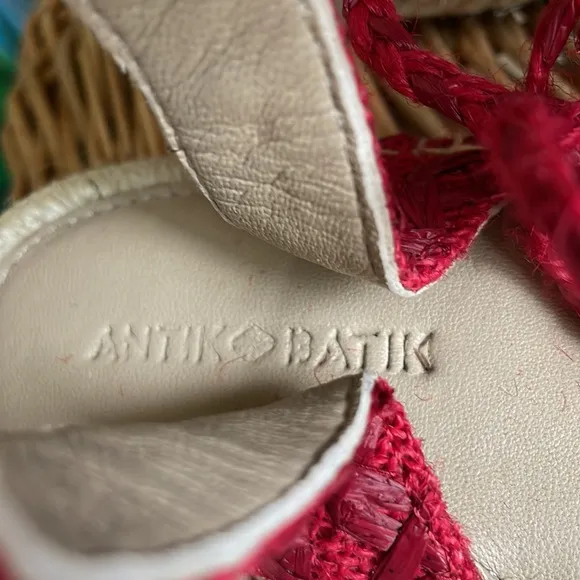 NEW Antik Batik Tori designed in Paris beautiful raffia red jute espadri…
