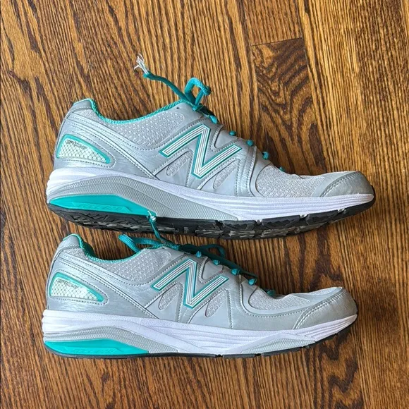 New Balance 1540 V2 Men’s 13 Gray and Blue Sneakers with Breathable Mesh