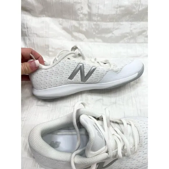 New Balance 696 v4 White Lace-Up Mesh Sneakers Boys Size US 5.5 NWOT