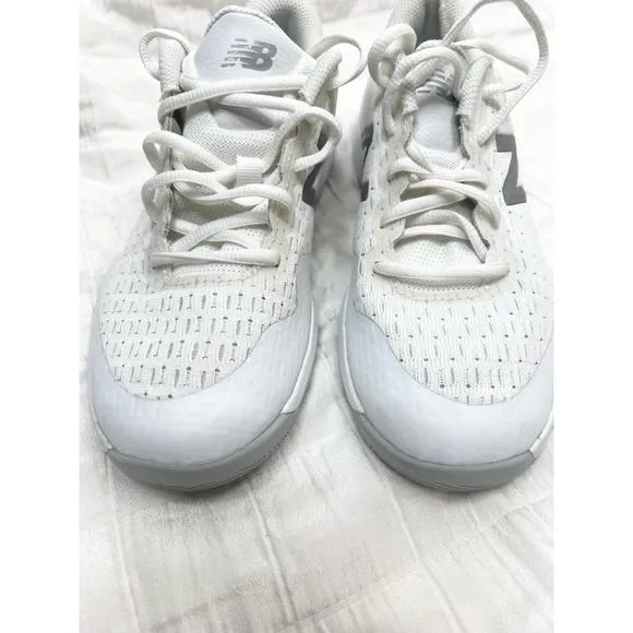 New Balance 696 v4 White Lace-Up Mesh Sneakers Boys Size US 5.5 NWOT