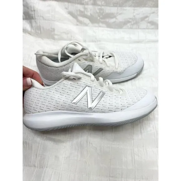 New Balance 696 v4 White Lace-Up Mesh Sneakers Boys Size US 5.5 NWOT