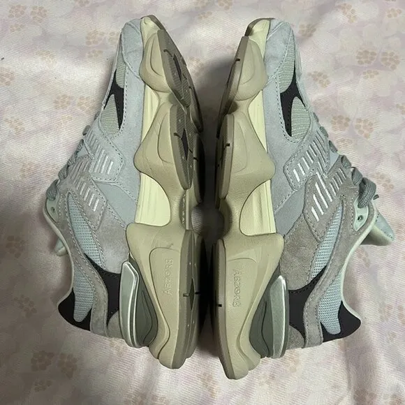 New Balance 9060 Moon Rock Sneakers
