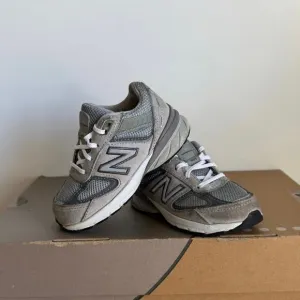 New Balance 990 V5 Grey/White Toddler Sneakers - SZ 6 C
