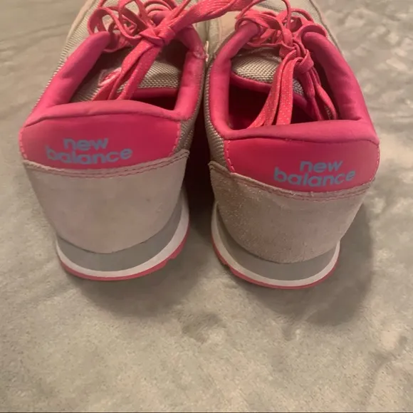 New Balance Grey &amp; Pink Retro Mesh Suede Sneakers Size 7