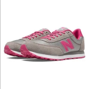 New Balance Grey &amp; Pink Retro Mesh Suede Sneakers Size 7