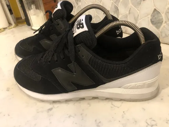 New Balance Sneakers Mens Size 9.5 Black White 574 Mesh Suede Style