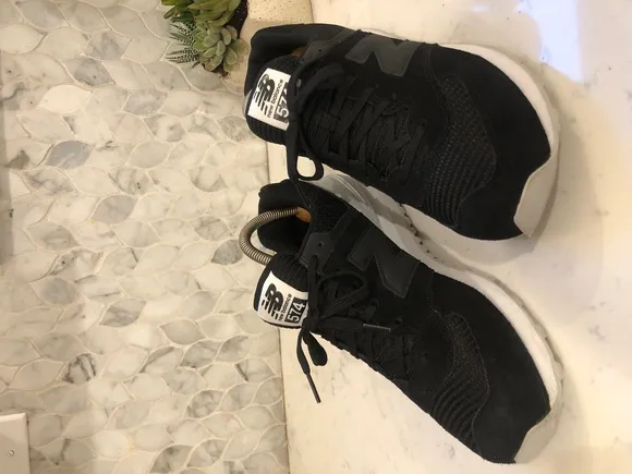 New Balance Sneakers Mens Size 9.5 Black White 574 Mesh Suede Style