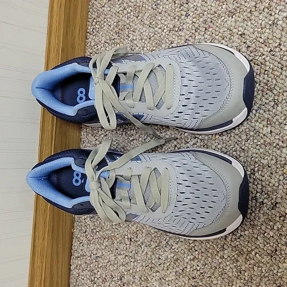 New Balance Walking on a Cloud women's sz 8 wide 847