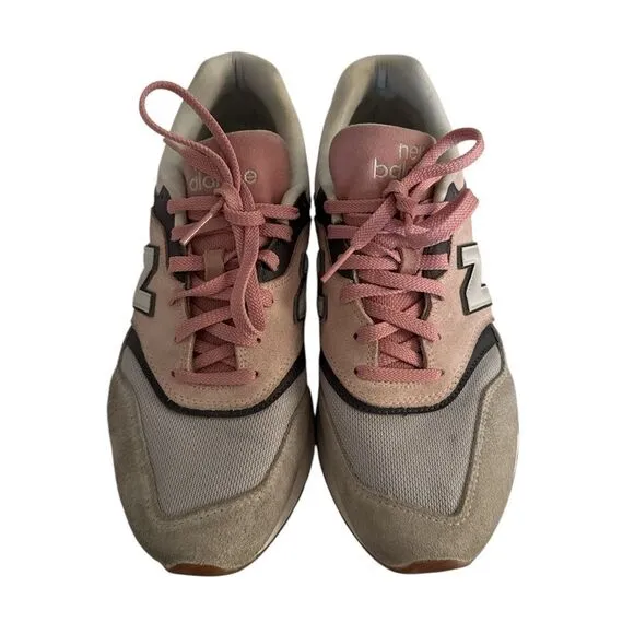 New Balance Women’s 997 H casual Sneakers EUC
