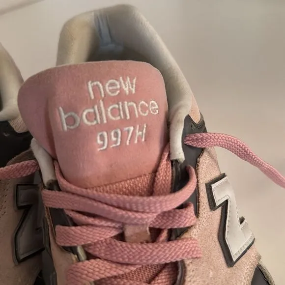 New Balance Women’s 997 H casual Sneakers EUC