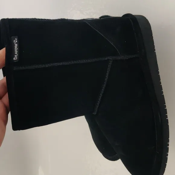 New! BEARPAW 608Y 'Emma&quot; Youth Girls Size 4 Black Suede Sherpa Lined Boots