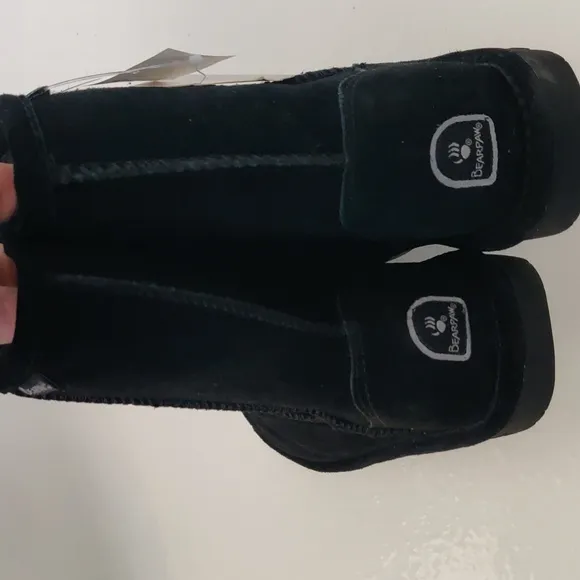 New! BEARPAW 608Y 'Emma&quot; Youth Girls Size 4 Black Suede Sherpa Lined Boots