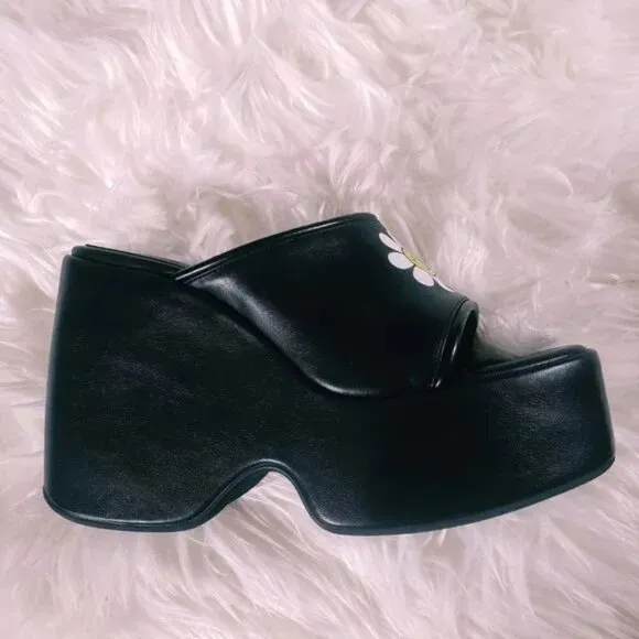 NEW BLACK PLATFORM SLIDE SANDALS