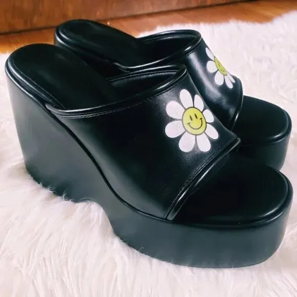 NEW BLACK PLATFORM SLIDE SANDALS