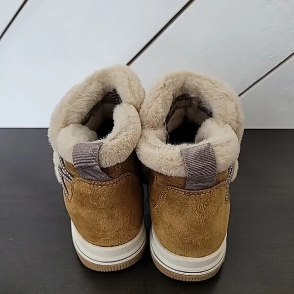 NEW Clarks Womens 6 boots Breeze Fur Ankle Boot Tan