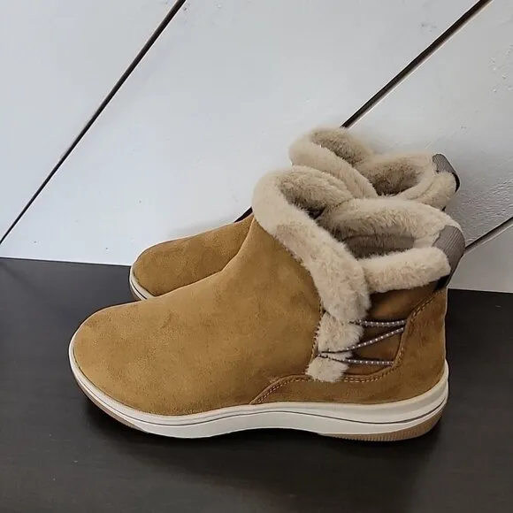 NEW Clarks Womens 6 boots Breeze Fur Ankle Boot Tan