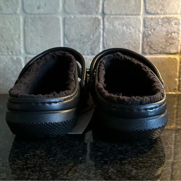NEW Crocs Men’s Black Classic Lined Clog Fur Fuzzy Inside Slides Warm Clogs 12M