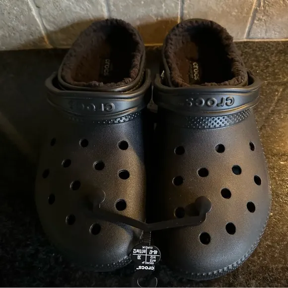 NEW Crocs Men’s Black Classic Lined Clog Fur Fuzzy Inside Slides Warm Clogs 12M