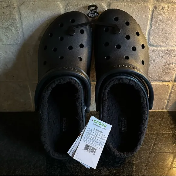 NEW Crocs Men’s Black Classic Lined Clog Fur Fuzzy Inside Slides Warm Clogs 12M