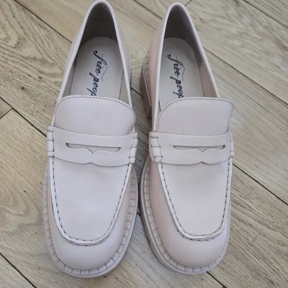 New Free People Lyra Loafers Lug Sole EU 39 US 8 Cantaloupe Neutral Leather Heel
