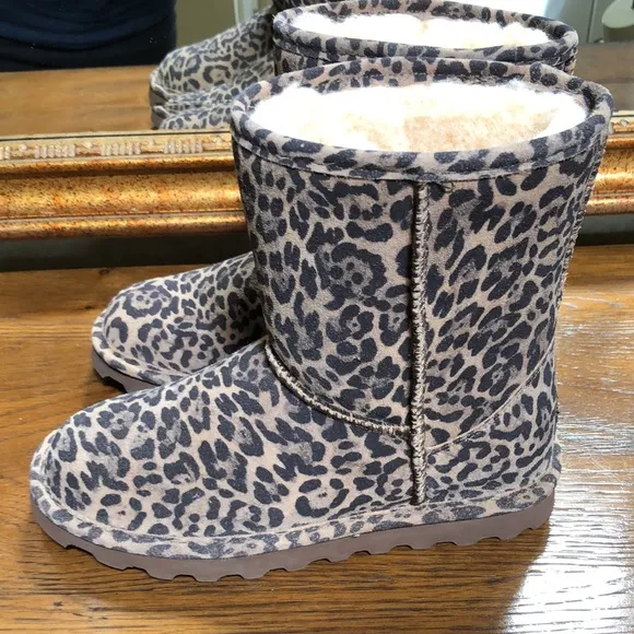 New Girls BEARPAW leopard Elle waterproof shearling boots.  Size 5.