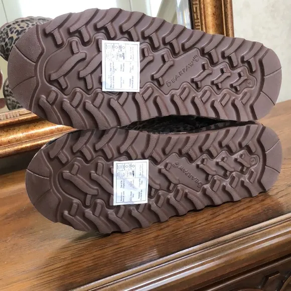 New Girls BEARPAW leopard Elle waterproof shearling boots.  Size 5.