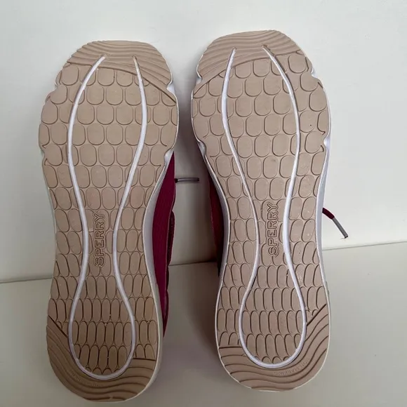 *NEW in box* Size 8.5 Sperry Women 7 Seas 3-Eye Magenta Mesh Upper Sneakers