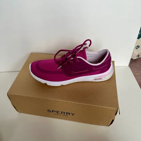 *NEW in box* Size 8.5 Sperry Women 7 Seas 3-Eye Magenta Mesh Upper Sneakers