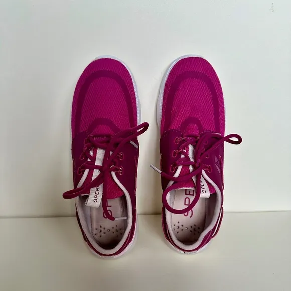 *NEW in box* Size 8.5 Sperry Women 7 Seas 3-Eye Magenta Mesh Upper Sneakers