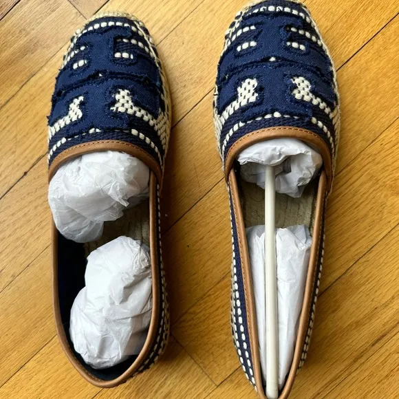 NEW in box!!  TORY BURCH Espadrille. Gorgeous. Preppy. Nautical Vibe  9.5.