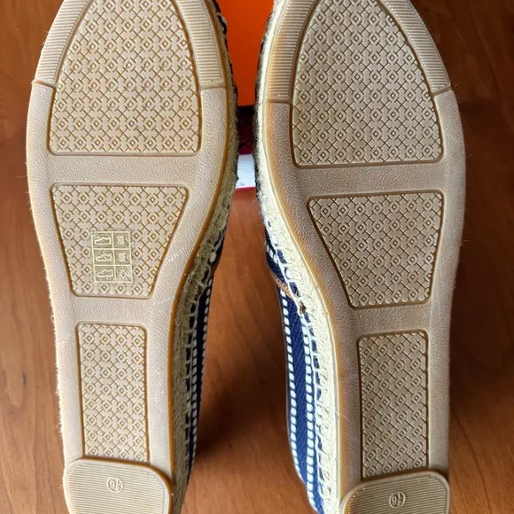 NEW in box!!  TORY BURCH Espadrille. Gorgeous. Preppy. Nautical Vibe  9.5.