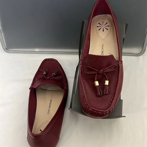 New Isaac Mizrahi Live Red/Gold Bow Front with Tassels Leather Moccasins 7M