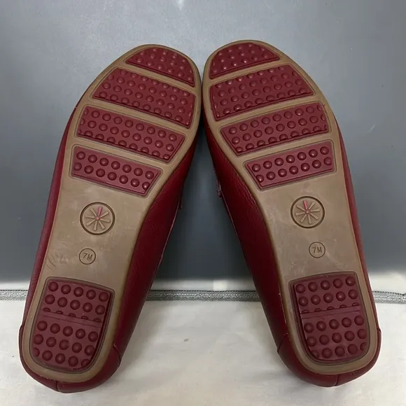 New Isaac Mizrahi Live Red/Gold Bow Front with Tassels Leather Moccasins 7M