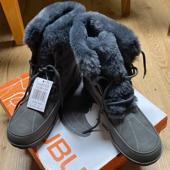 NEW JBU faux fur lined winter boots size 9