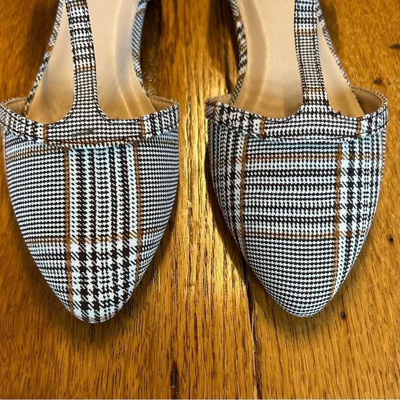 NEW Modcloth Heartbeat Pointed Toe T-Strap Flats Women’s SZ 7 in Plaid Print