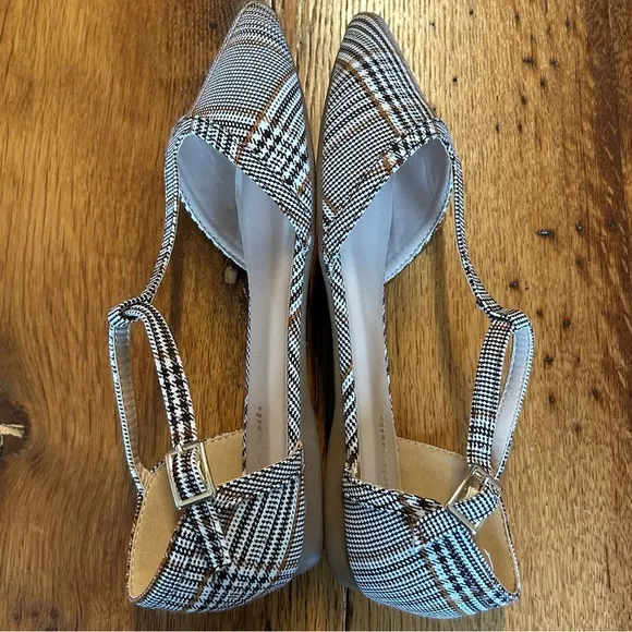 NEW Modcloth Heartbeat Pointed Toe T-Strap Flats Women’s SZ 7 in Plaid Print